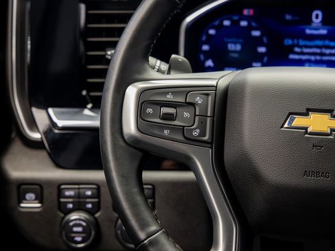 Used 2024 Chevrolet Silverado 1500 LT AWD/4WD image 40