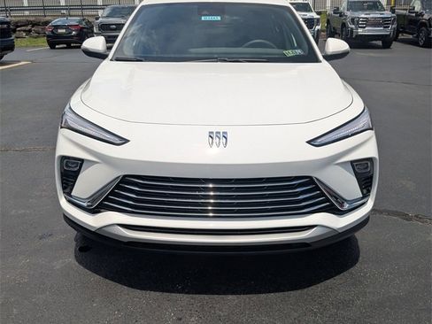 New 2025 Buick Envista Preferred image 2