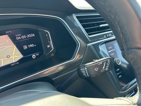 Certified 2022 Volkswagen Tiguan SEL R-Line image 48