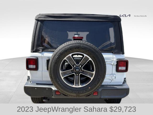 Used 2023 Jeep Wrangler Unlimited Sahara AWD/4WD image 7