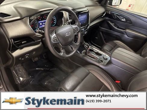 Used 2022 Chevrolet Traverse RS image 30