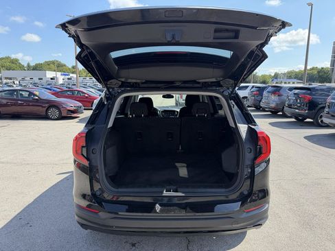 Used 2020 GMC Terrain SLE w/ Driver Convenience Package FWD image 11