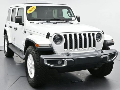 Used 2022 Jeep Wrangler Unlimited Sahara w/ LED Lighting Group AWD/4WD image 2
