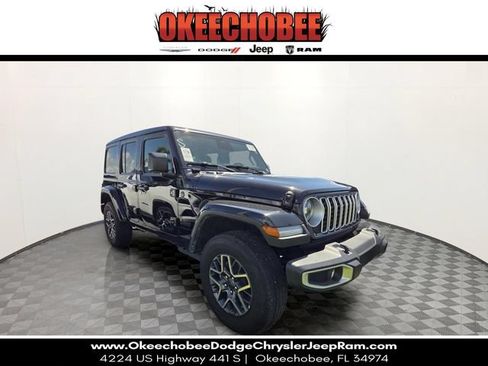 Used 2026 Jeep Wrangler Unlimited Sahara AWD/4WD image 1