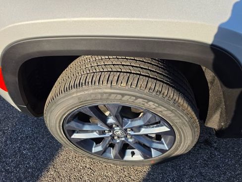 New 2026 Jeep Grand Cherokee L Limited AWD/4WD image 16