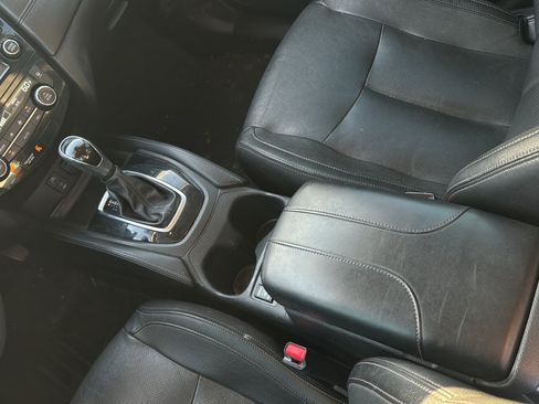 Used 2017 Nissan Rogue SL w/ SL Premium Package FWD image 26