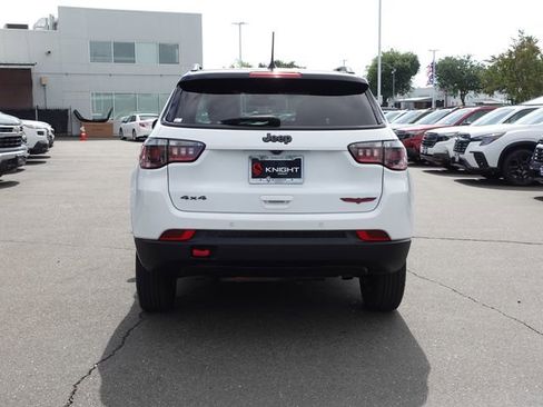 Used 2024 Jeep Compass Trailhawk AWD/4WD image 7