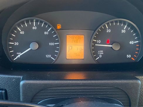 Used 2015 Freightliner Sprinter 2500 image 19