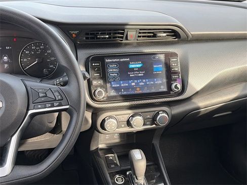 Used 2023 Nissan Kicks SV image 15