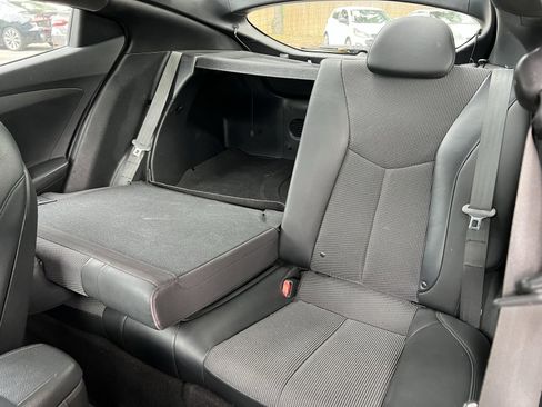 Used 2016 Hyundai Veloster w/ Option Group 02 image 10