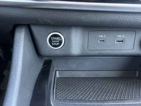 Used 2023 Nissan Rogue SV image 6