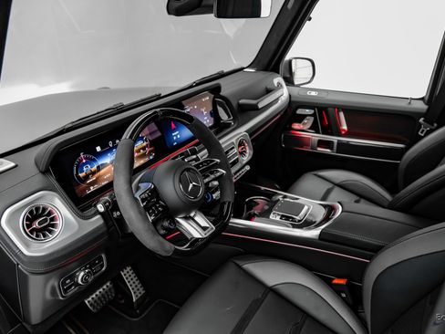 Used 2025 Mercedes-Benz G 63 AMG 4MATIC image 2