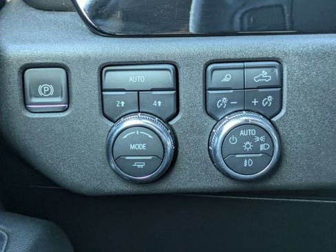Used 2025 GMC Sierra 1500 SLT AWD/4WD image 27