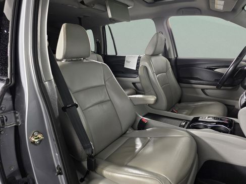 Used 2020 Honda Pilot Touring image 24