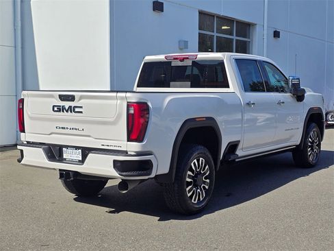 Used 2024 GMC Sierra 3500 Denali Ultimate image 5