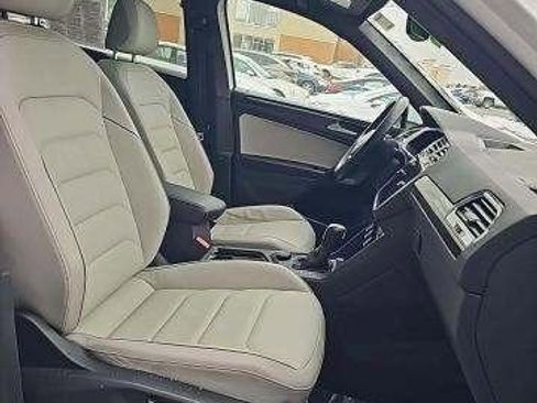 Used 2021 Volkswagen Tiguan SEL Premium R-Line image 8