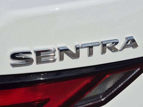Used 2024 Nissan Sentra SV FWD image 12