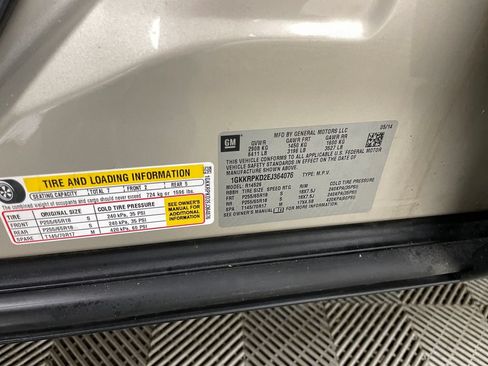 Used 2014 GMC Acadia SLE FWD image 35