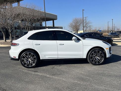 Used 2022 Porsche Macan image 2