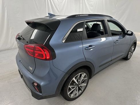 Used 2022 Kia Niro Touring Special Edition image 3