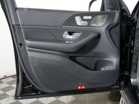 Certified 2025 Mercedes-Benz GLS 63 AMG 4MATIC image 29