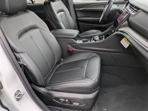 New 2025 Jeep Grand Cherokee Limited w/ Trailer Tow Package image 26