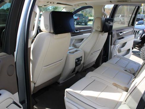 Used 2021 GMC Yukon XL Denali w/ Denali Ultimate Package image 29