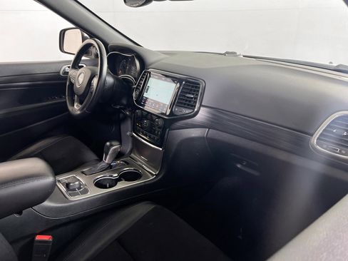 Used 2022 Jeep Grand Cherokee Laredo X image 24