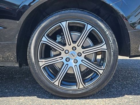 Used 2019 Volvo XC60 T6 Inscription w/ Protection Package Premier AWD/4WD image 9
