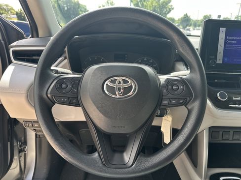 Used 2023 Toyota Corolla Cross L FWD image 17