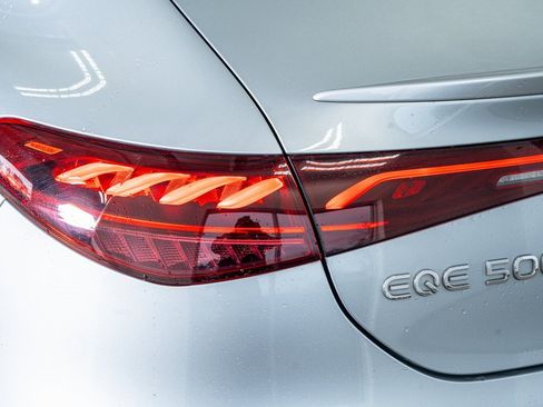 Used 2023 Mercedes-Benz EQE 500 4MATIC Sedan image 24