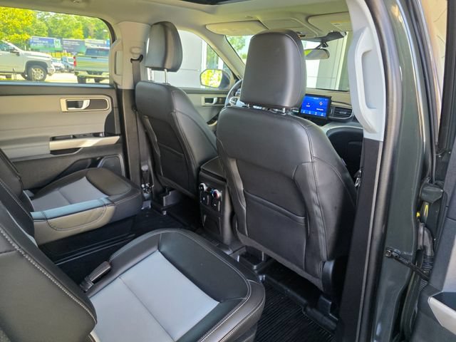 Used 2023 Ford Explorer XLT w/ Equipment Group 202A AWD/4WD image 17