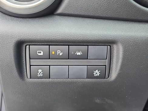 Used 2025 Nissan Versa S w/ Trunk Package FWD image 29