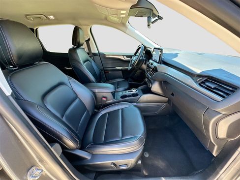 Used 2021 Ford Escape Titanium image 29