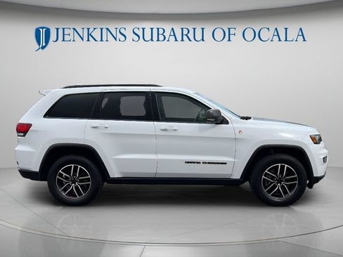 Used 2020 Jeep Grand Cherokee Trailhawk w/ Trailhawk Luxury Group AWD/4WD image 2