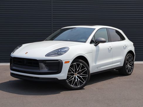 Certified 2023 Porsche Macan Turbo AWD/4WD image 1