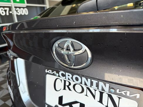 Used 2021 Toyota C-HR LE FWD image 10