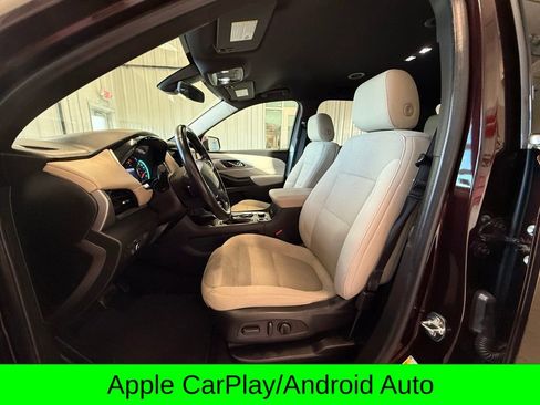 Used 2022 Chevrolet Traverse LT image 18