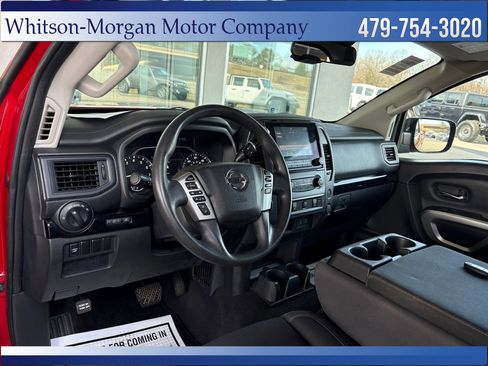 Used 2022 Nissan Titan SV image 10