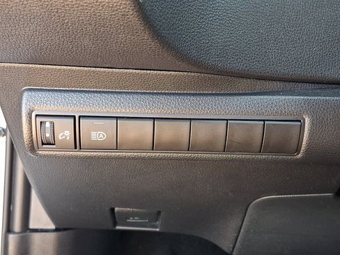 Used 2025 Toyota Corolla LE FWD image 25