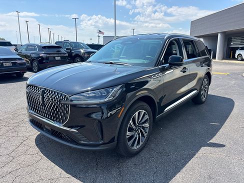 New 2026 Lincoln Aviator AWD image 3
