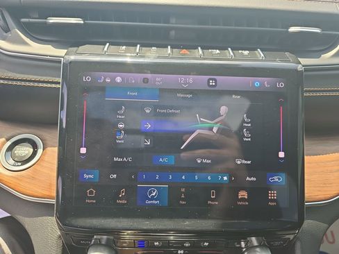 Used 2022 Jeep Grand Cherokee Summit w/ Adv Protech Group IV AWD/4WD image 31