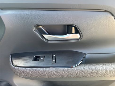 Used 2025 Nissan Kicks SV image 15