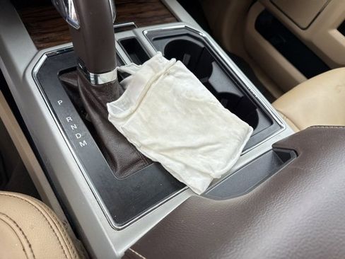 Used 2019 Ford F150 Lariat image 24