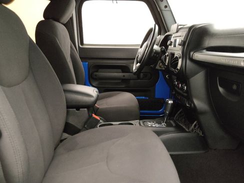 Used 2016 Jeep Wrangler Unlimited Sport AWD/4WD image 21