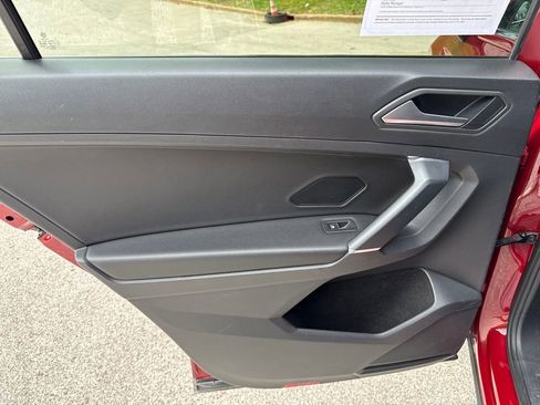 Used 2020 Volkswagen Tiguan SE w/ Panoramic Sunroof Package FWD image 23