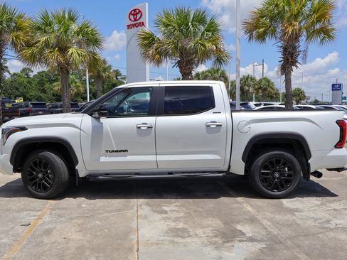 Used 2025 Toyota Tundra Limited AWD/4WD image 25