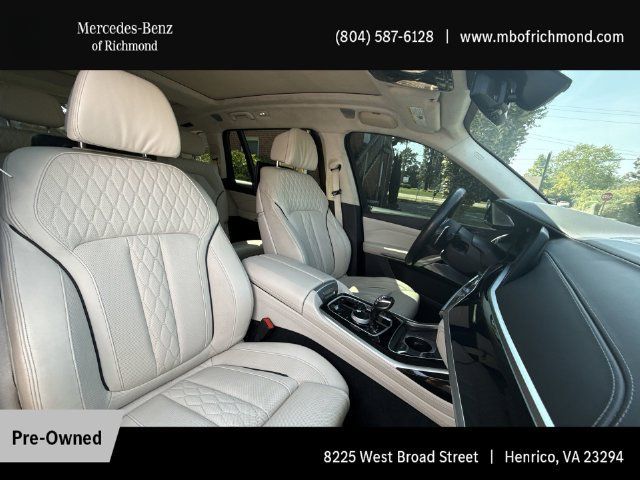Used 2020 BMW X7 M50i w/ Dynamic Handling Package AWD/4WD image 15