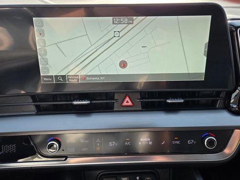 Used 2023 Kia Sportage EX image 18