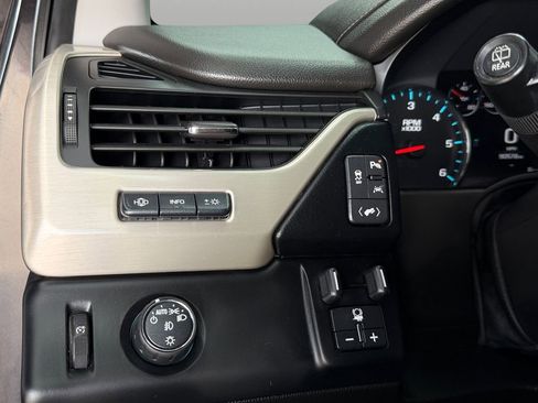 Used 2018 GMC Yukon XL Denali RWD image 17